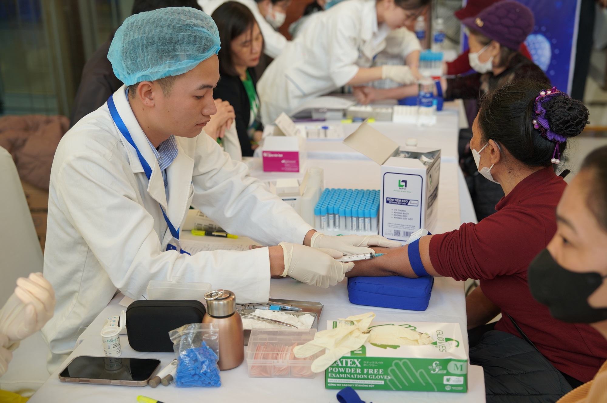 Ngày hội “Sống Khỏe Mỗi Ngày 2025” tại Thanh Hóa: Manulife mang 1.000 suất khám bệnh cho người dân